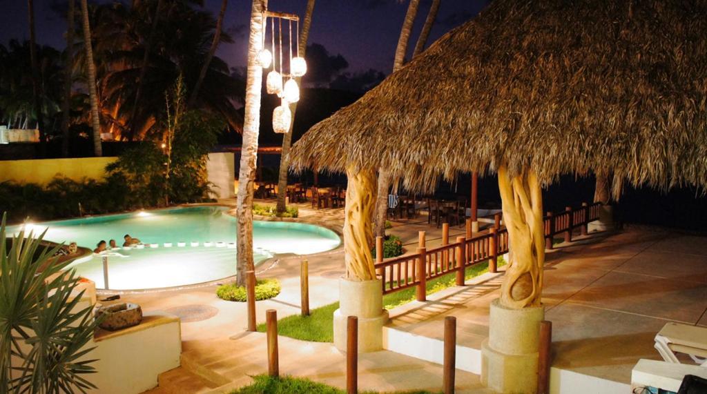 Akan Resort Лос Аяла Екстериор снимка